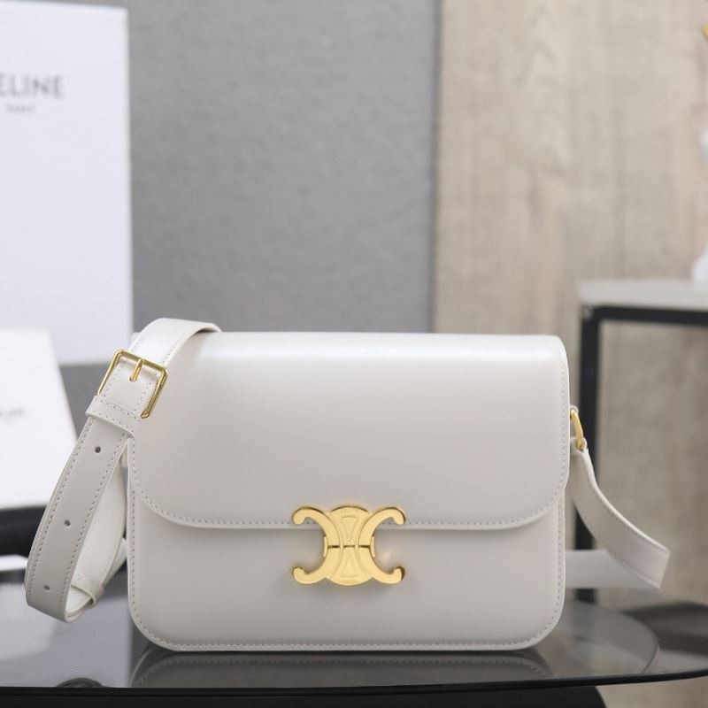 Ce1i*e triomphe bags